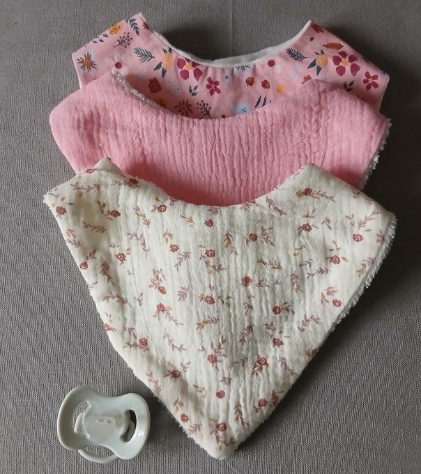Coffret de 3 Bavoirs Bandana avec prénom