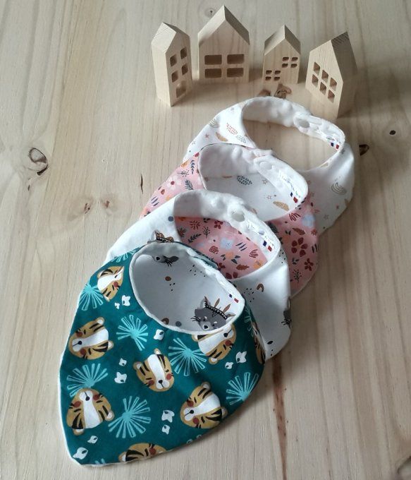 Bavoir bandana bébé en coton et minky