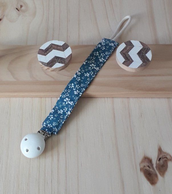 Attache-tétine tissu personnalisée en coton fleuri