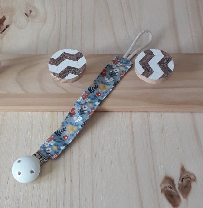 Attache-tétine tissu personnalisée en coton fleuri