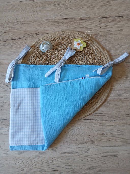 Range-doudou en tissu Vichy bleu ciel – Personnalisé & Fait main