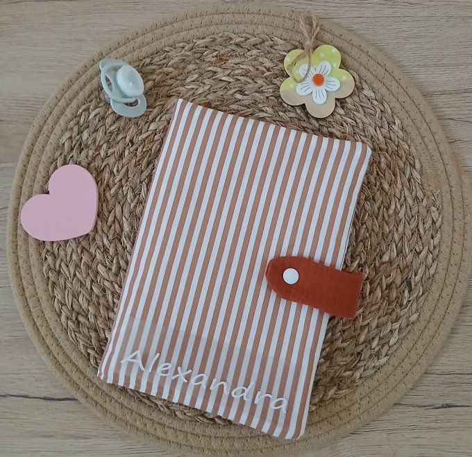 Protège carnet de santé Fleur rose ou Rayure