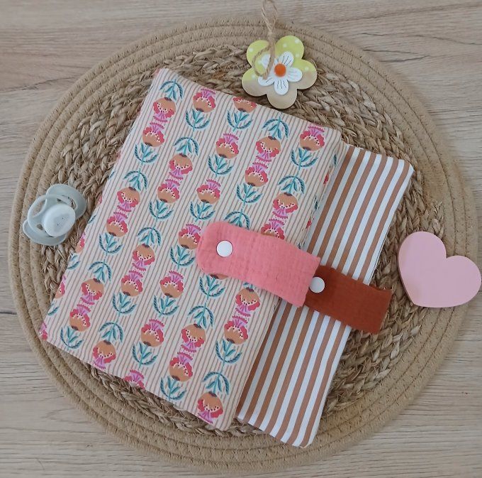 Protège carnet de santé Fleur rose ou Rayure