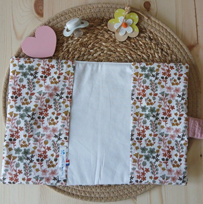 Protège carnet de santé Fleuri personnalisé