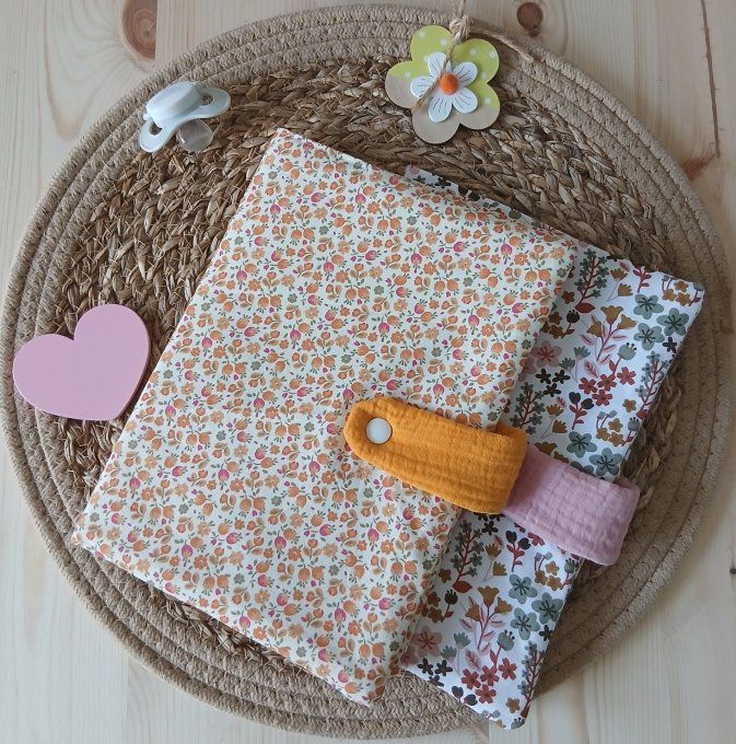Protège carnet de santé Fleuri personnalisé