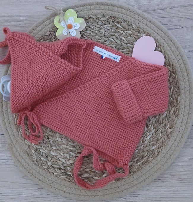 Ensemble brassière et petits chaussons en laine