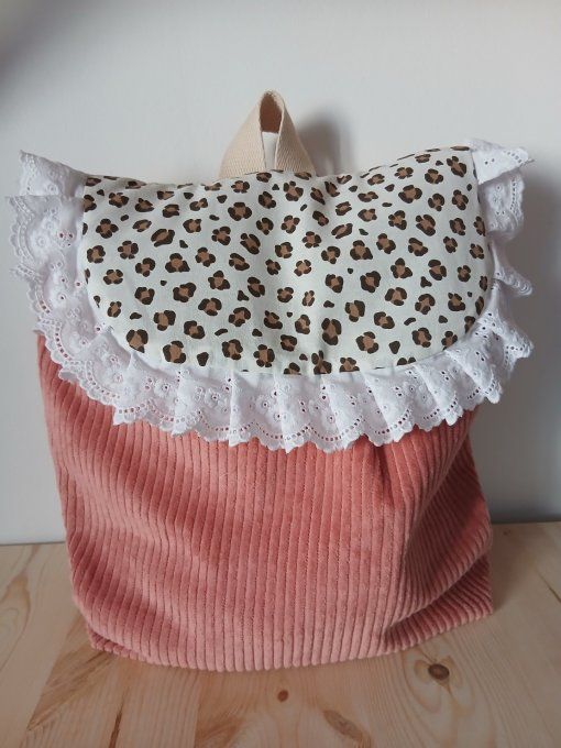 Sac à dos maternelle personnalisé – Rose poudré & Léopard