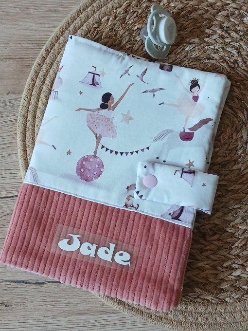 Protège carnet de santé Danseuse personnalisé avec fenêtre carte vitale