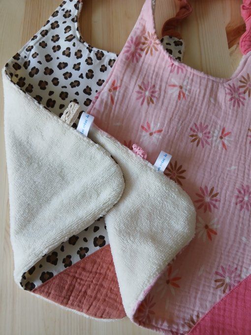 Lot de 2 serviettes maternelle élastiquées prénom 
