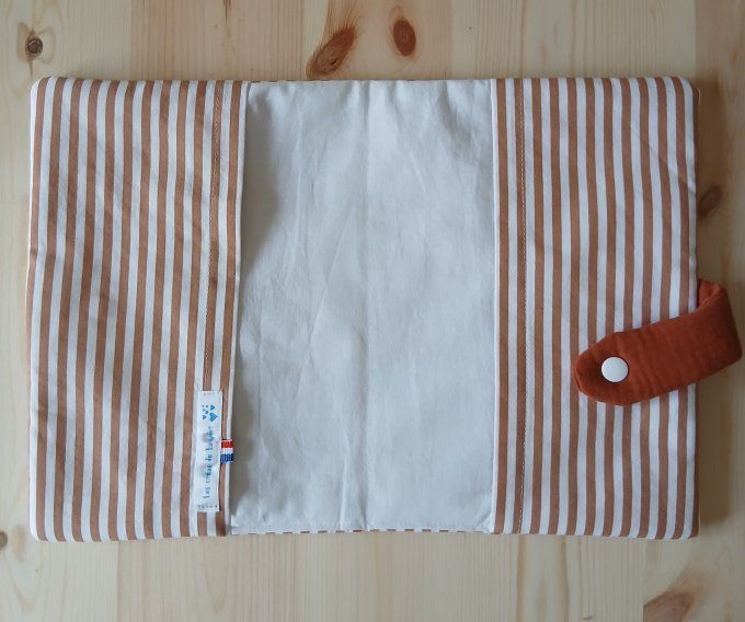 Protège carnet de santé Fleur rose ou Rayure