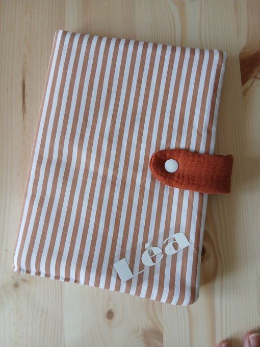 Protège carnet de santé Fleur rose ou Rayure