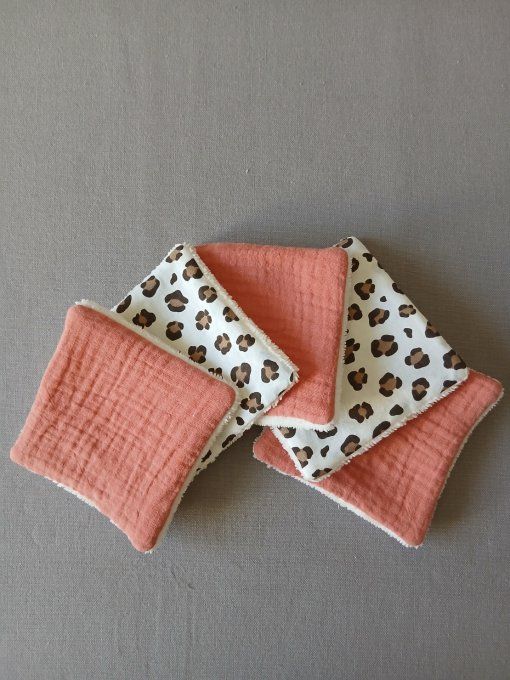 Trousse à Volants en coton léopard et 5 Lingettes
