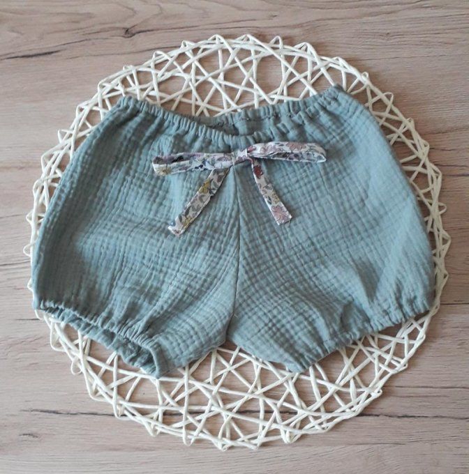 Bloomer bébé uni en double gaze avec noeud fleuri