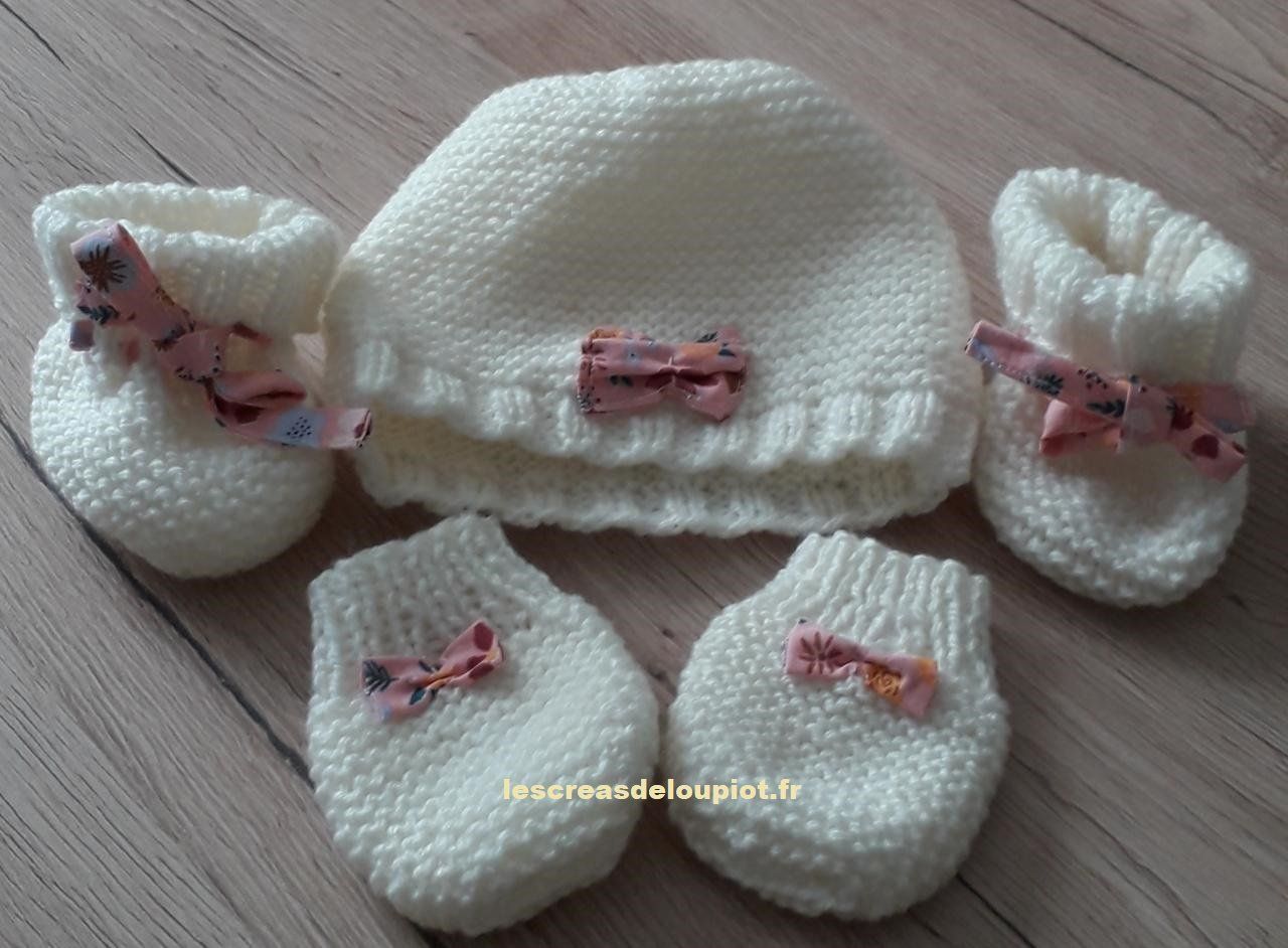 Ensemble bébé en laine tricoté main : bonnet, moufles et chaussons -  Lescreasdeloupiot