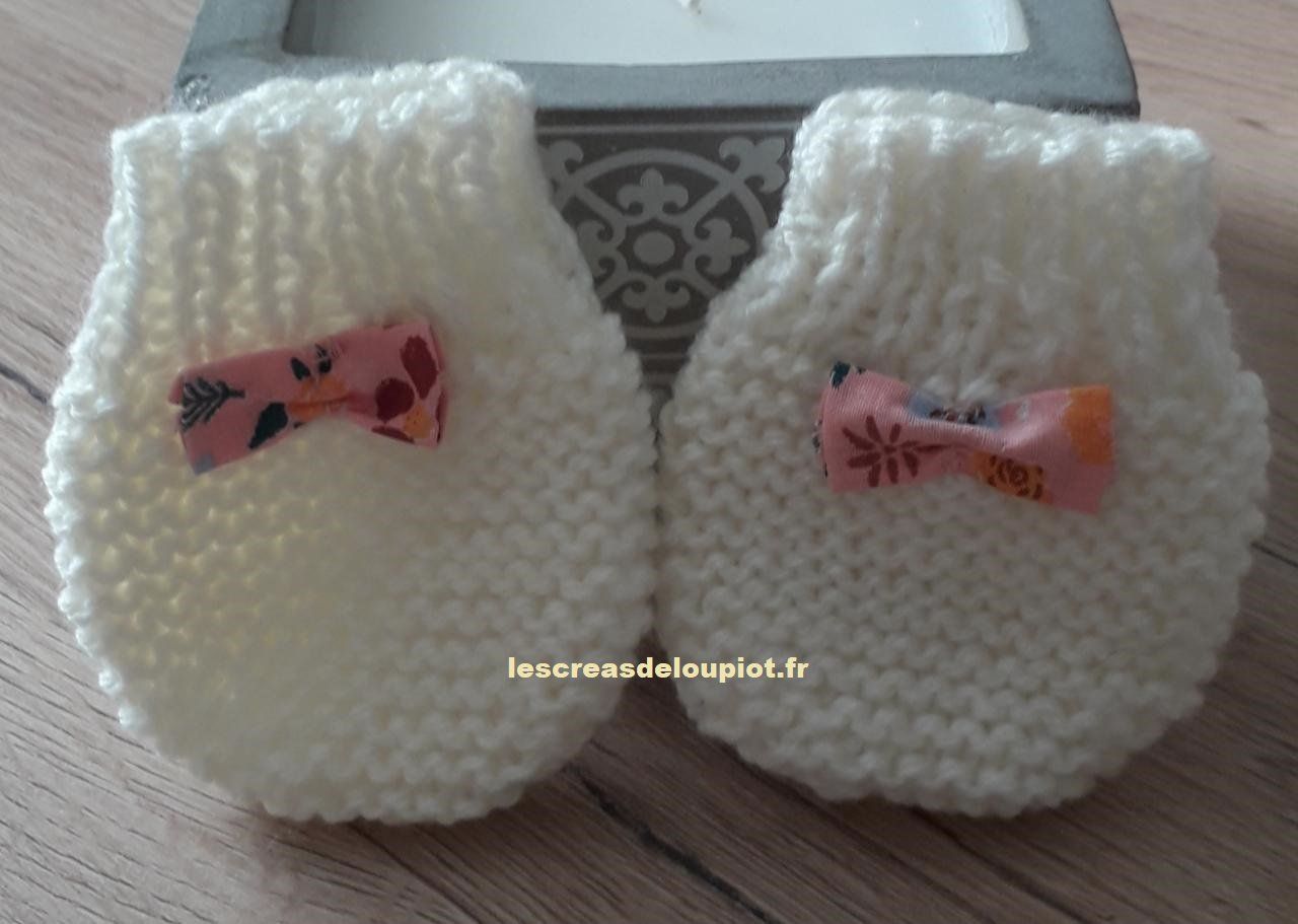Ensemble bébé en laine tricoté main : bonnet, moufles et chaussons -  Lescreasdeloupiot