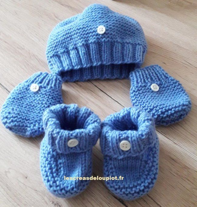 Ensemble bébé en laine tricoté main : bonnet, moufles et chaussons