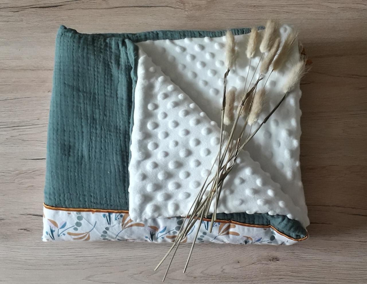 Couverture bébé personnalisée en coton et minky - Lescreasdeloupiot